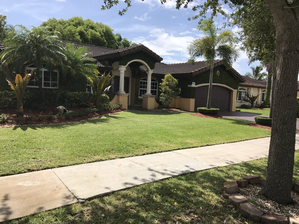 Photo of Walter's Landscape & Maintenance