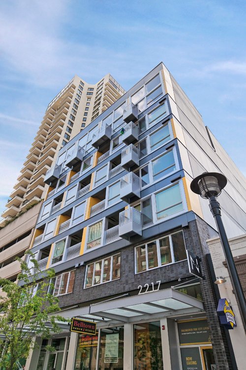 Photo of Emmons on 3rd Apartments