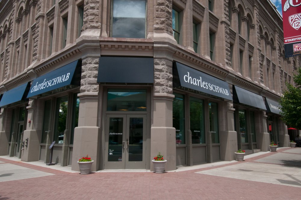 Photo of Charles Schwab