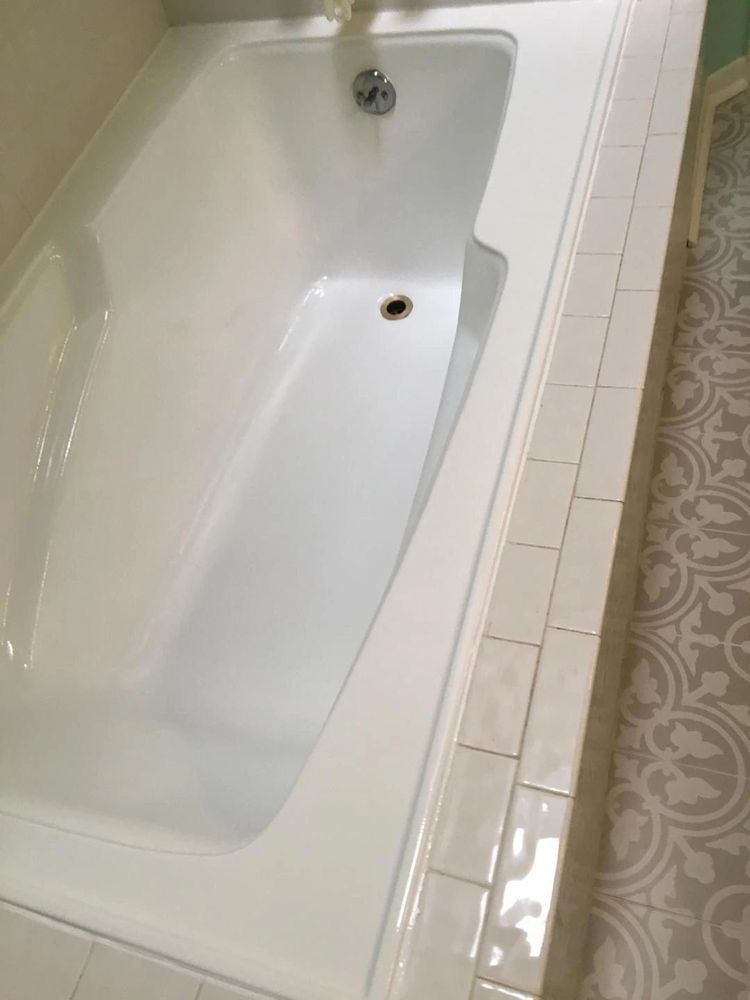 Photo of Shower & Bathtub Refinishing