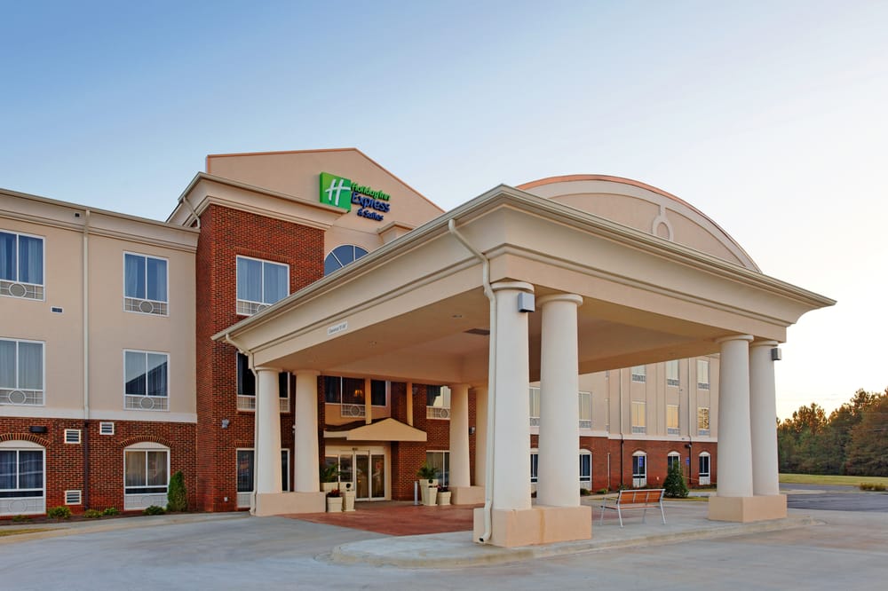 Photo of Holiday Inn Express & Suites Talladega