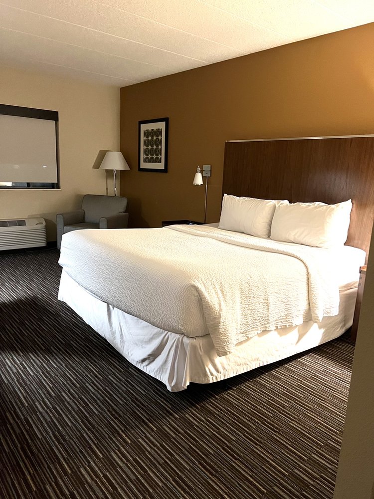 Photo of Four Points by Sheraton Milwaukee Airport