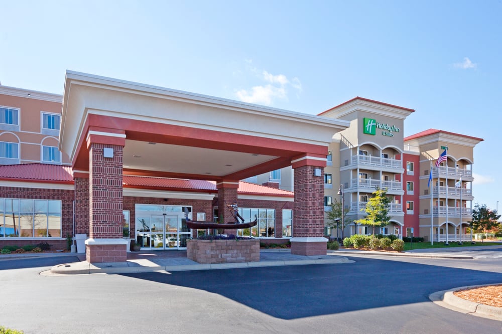 Photo of Holiday Inn & Suites Maple Grove NW Mpls-Arbor Lks