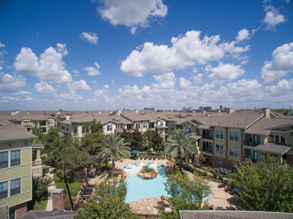 Photo of Camden Whispering Oaks Apartments