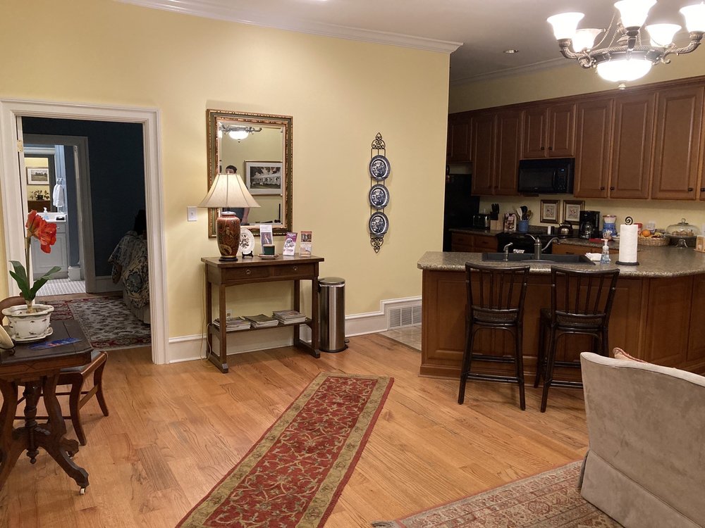 Photo of Court, Square Inn Bed & Breakfast