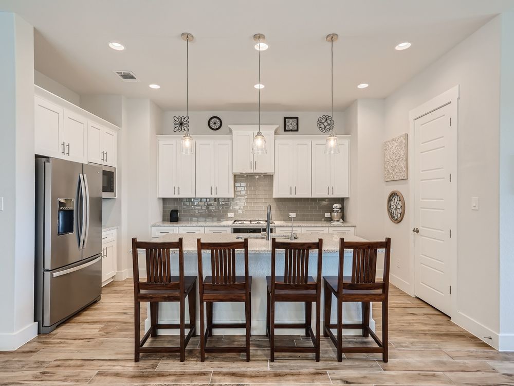 Photo of Lori Goto - Encore Real Estate