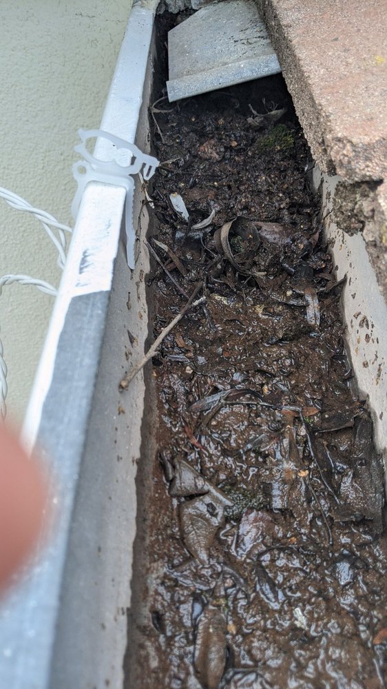 Photo of Valley Window & Gutter Cleaning