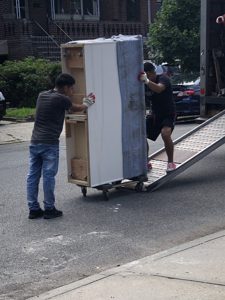 Photo of Chinese Movers