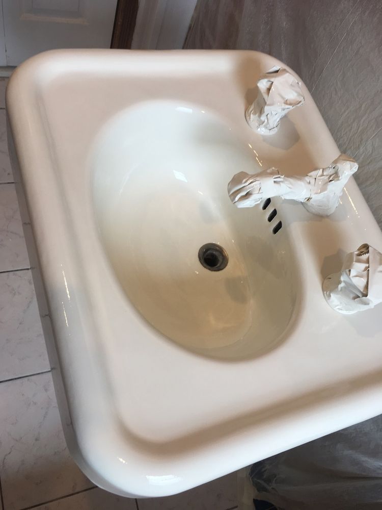 Photo of Elegant Bathtub Reglazing