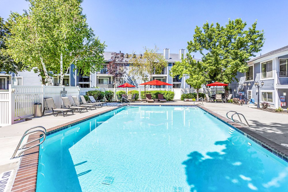 Photo of James Pointe Apartments