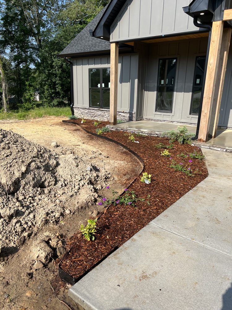 Photo of Eleven Oaks Landscaping