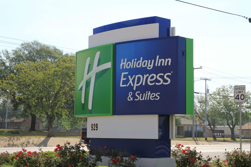 Photo of Holiday Inn Express & Suites Floresville