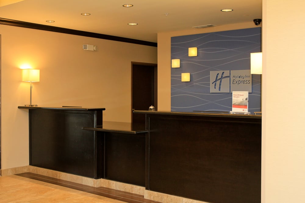 Photo of Holiday Inn Express & Suites Floresville