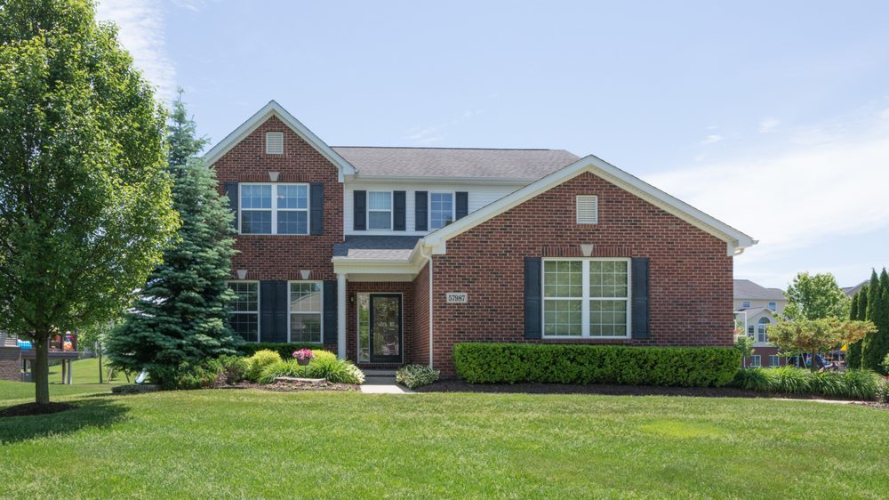Photo of Gayle Henderson - Real Estate One