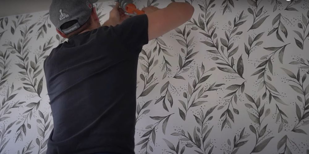 Photo of Gare Wallpaper installation