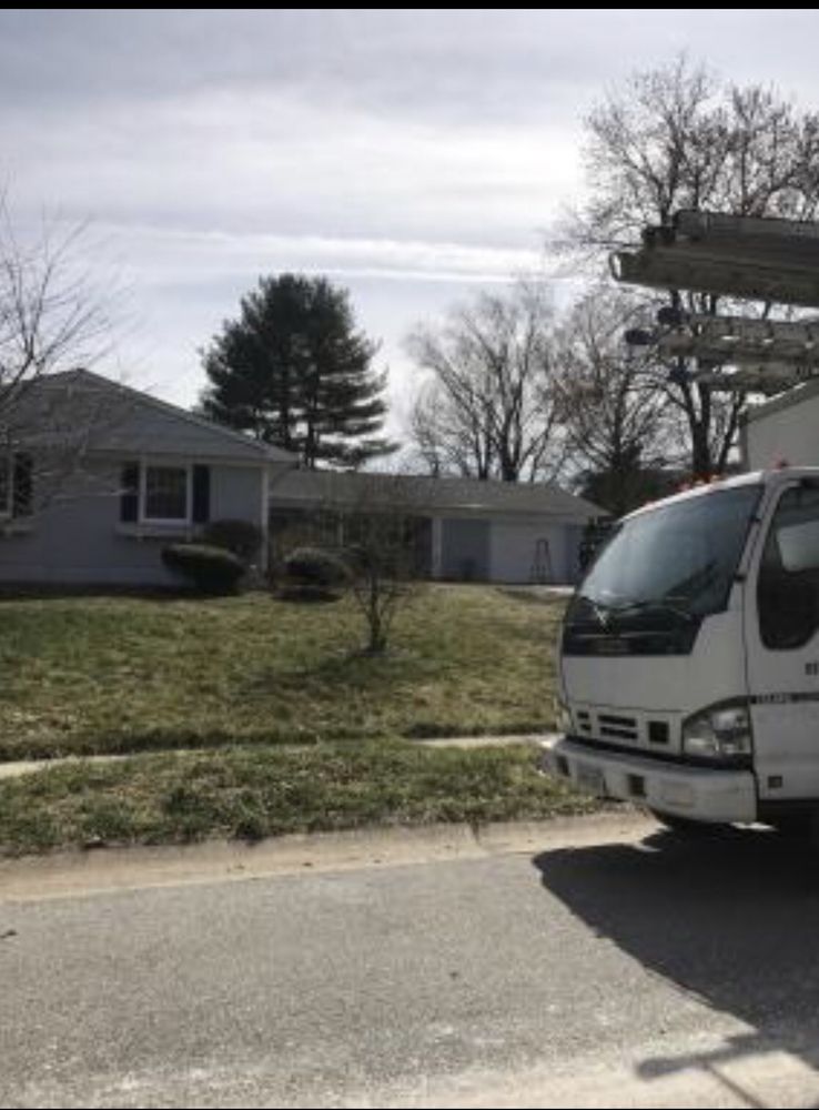 Photo of Roberts Expert Roofing & Gutters