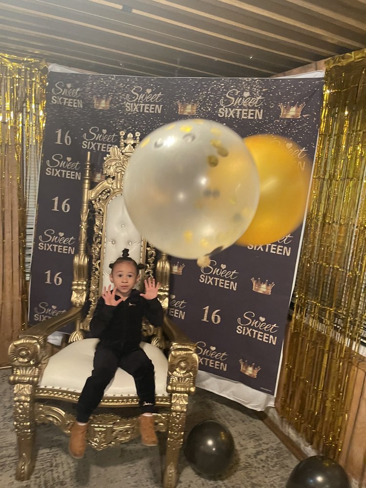 Photo of Georgie's Party & Flowers