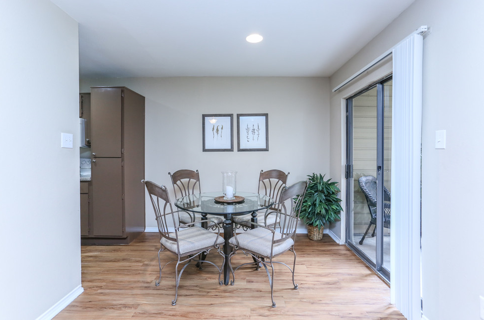 Photo of MacKenzie Pointe Apartments