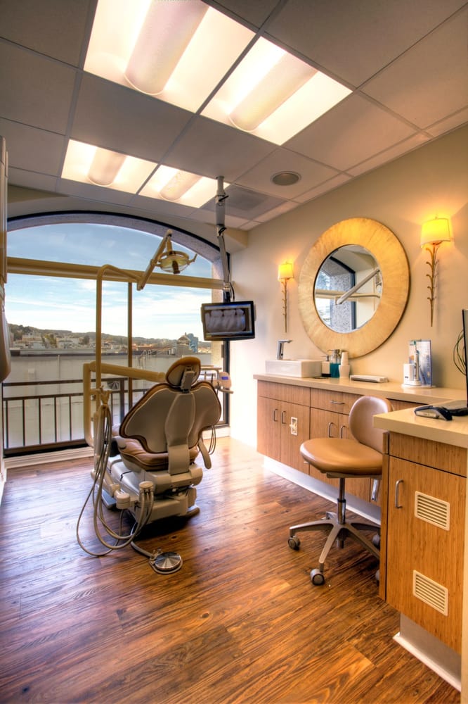 Photo of Nazanin Barkhodari, DDS Practice