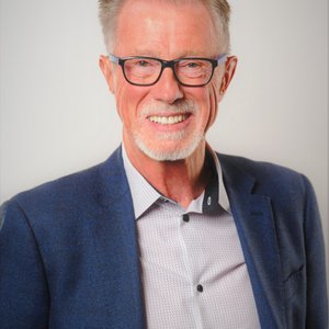 Photo of Joe Provines, DMD An Oral Surgeon And A Implantologist