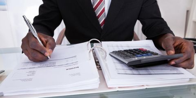 Photo of Lance S. Cox, Attorney at Law with estate planning and tax law