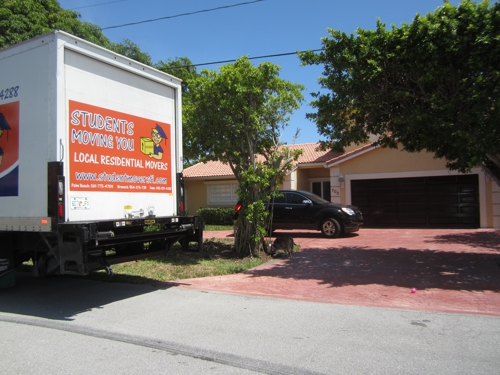 Photo of Students Moving You Vero Beach following company standard procedures