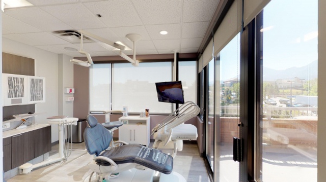 Photo of Dr. Bahar Esmaili, DDS Doctor of Dental Surgery