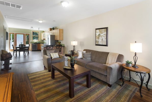 Photo of Deborah Lopez - Paragon Real Estate Group