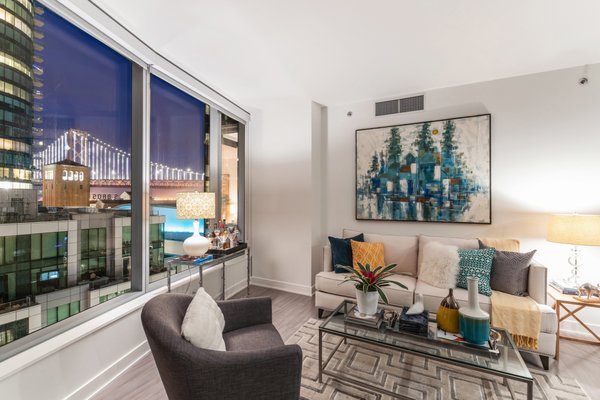 Photo of Robyn Kaufman - SFHIGHRISES
