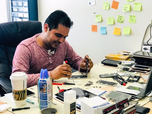 Photo of Shakeel the Phone Repair Guy
