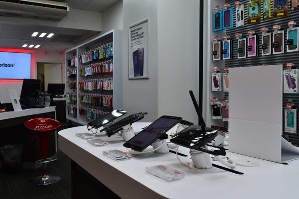 Photo of Wireless One NY, Verizon Wireless Authorized Retailer