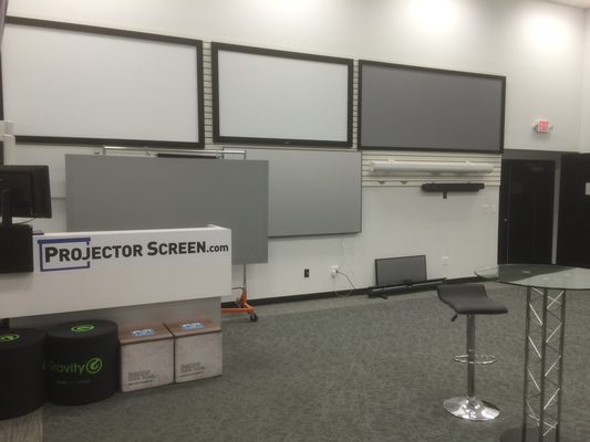 Photo of ProjectorScreen.com