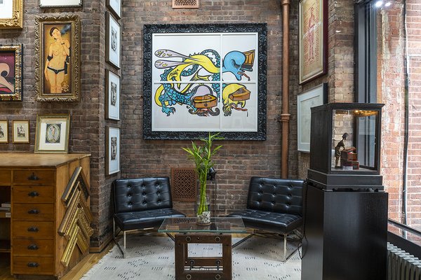 Photo of Brentano's Custom Framing