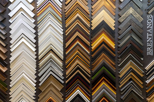 Photo of Brentano's Custom Framing