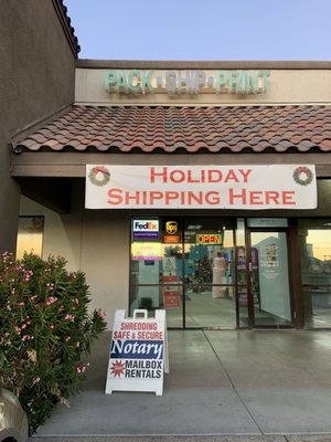 Photo of Pack Ship and Print Center