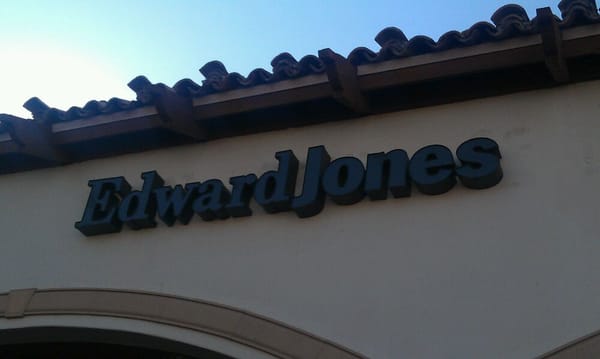 Photo of Edward Jones - Financial Advisor: Andrew L Klein