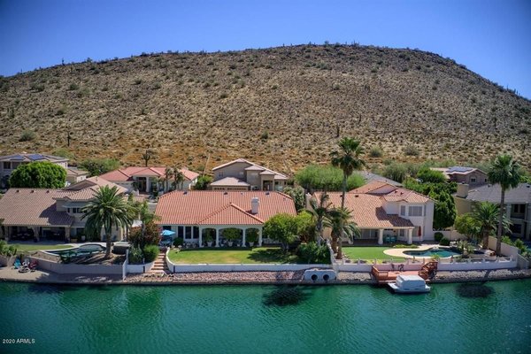 Photo of Linda Booker, REALTOR