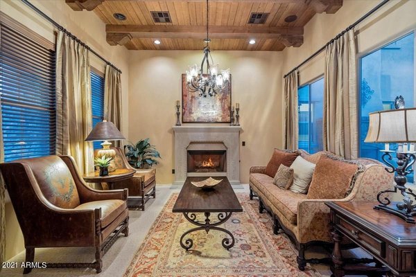 Photo of Linda Booker, REALTOR