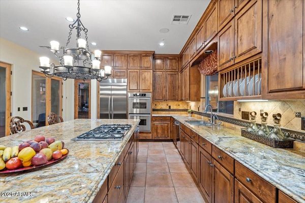 Photo of Linda Booker, REALTOR