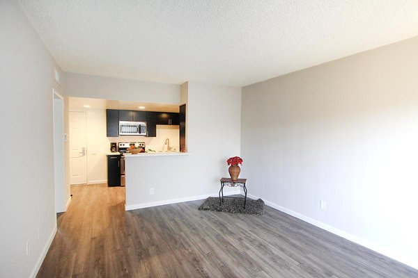 Photo of Del Rio Apartments in West Los Angeles