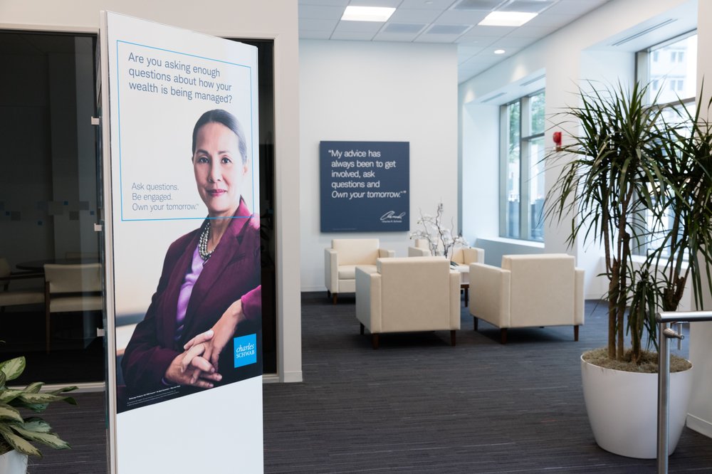Photo of Charles Schwab
