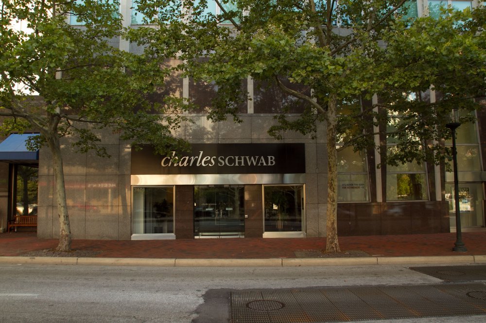Photo of Charles Schwab
