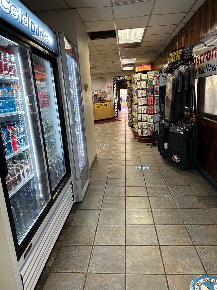 Photo of Lindstrom Family Auto Wash