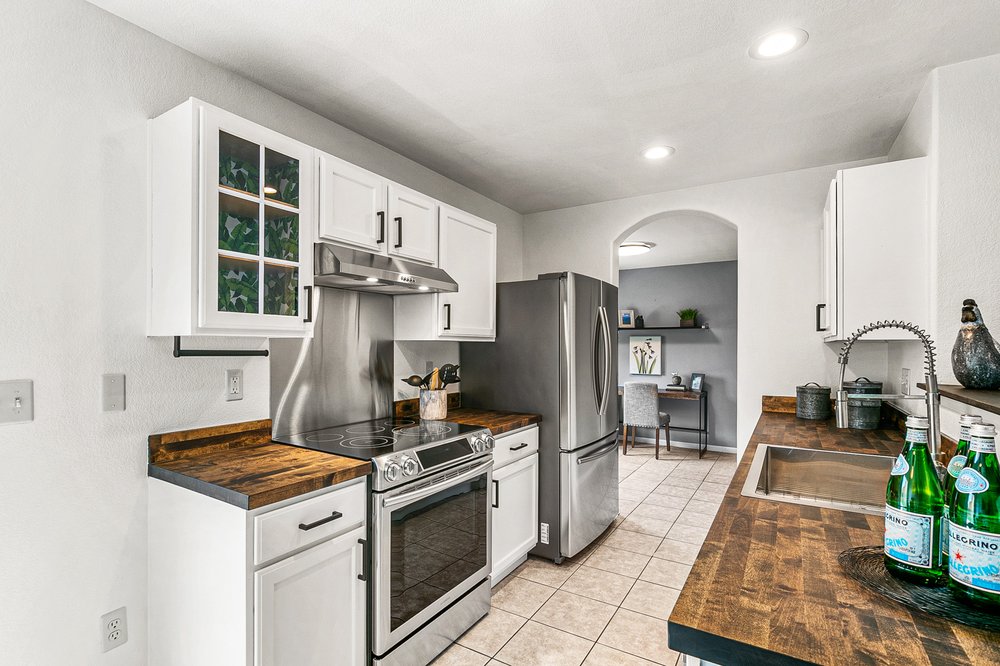 Photo of PorchLight Real Estate Group