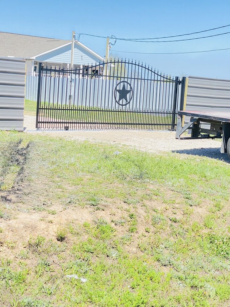 Photo of PEÃA'S fence