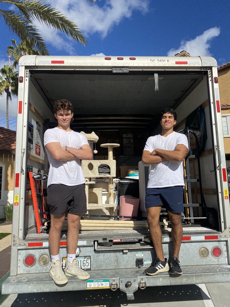 Photo of College Dudes Doin’ Moves
