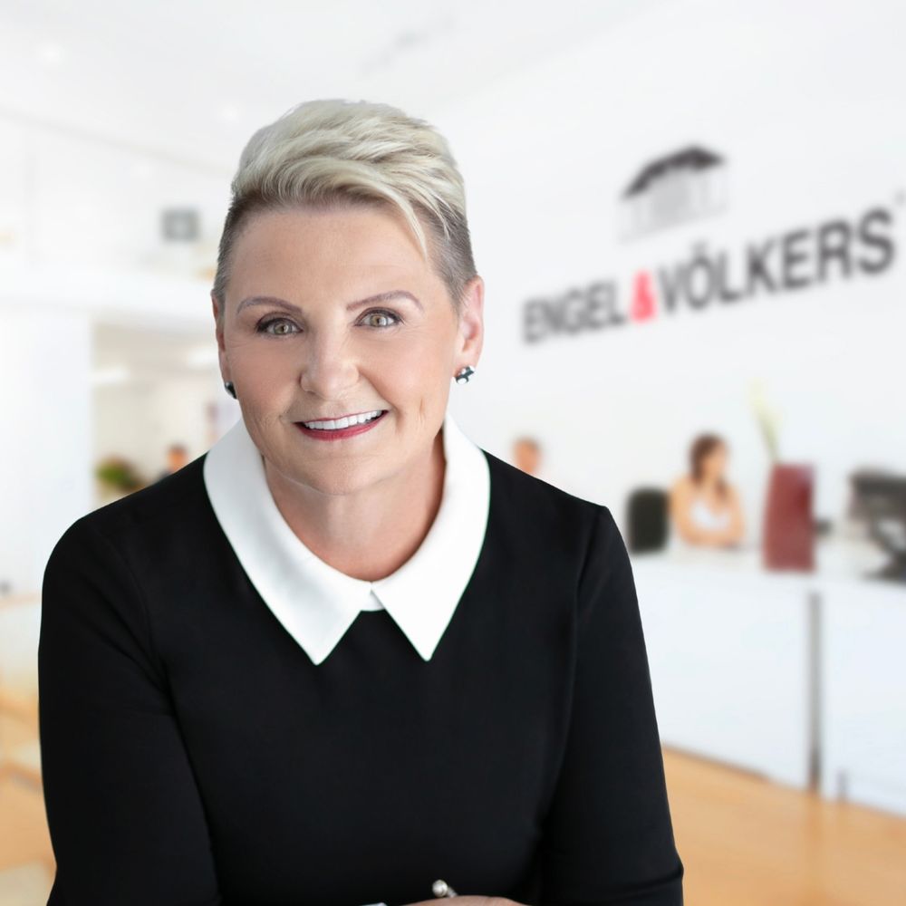 Photo of Joanie Heighes, Engel & Völkers