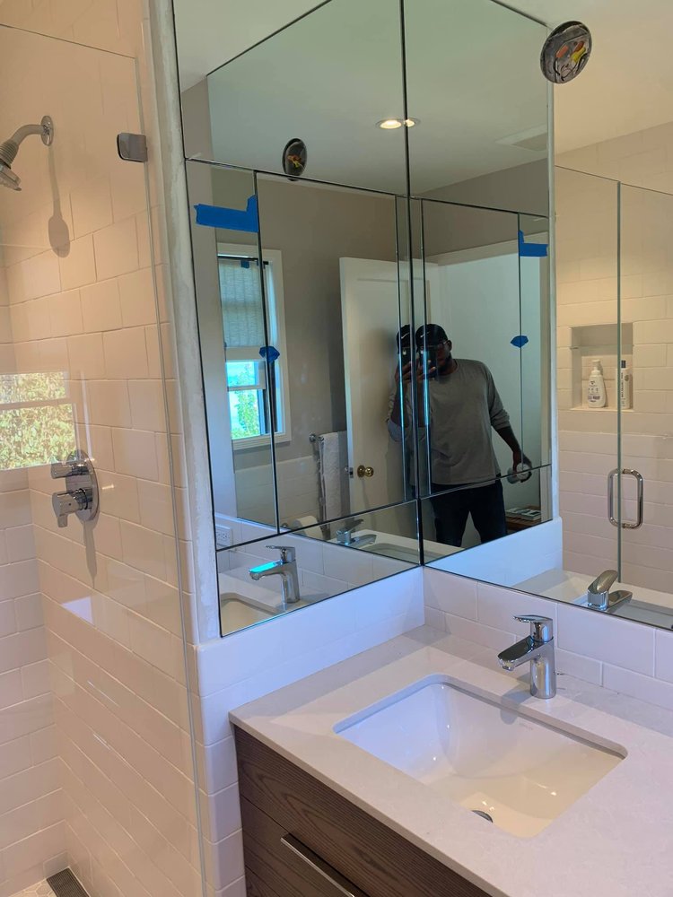 Photo of Signature Glass & Mirror