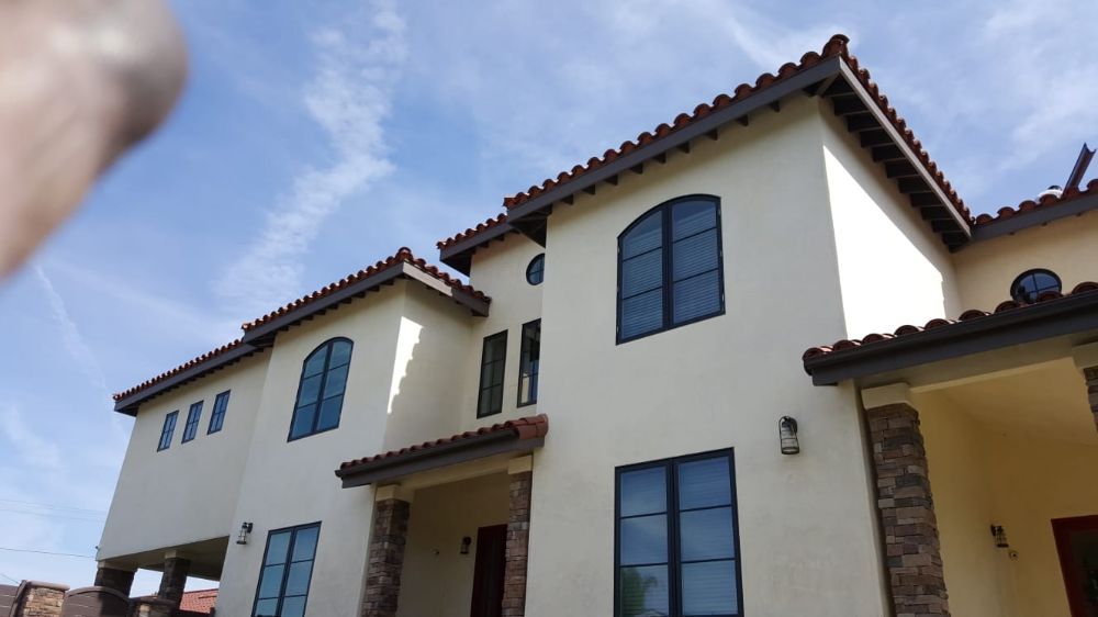 Photo of Seamless Rain Gutter Guzman