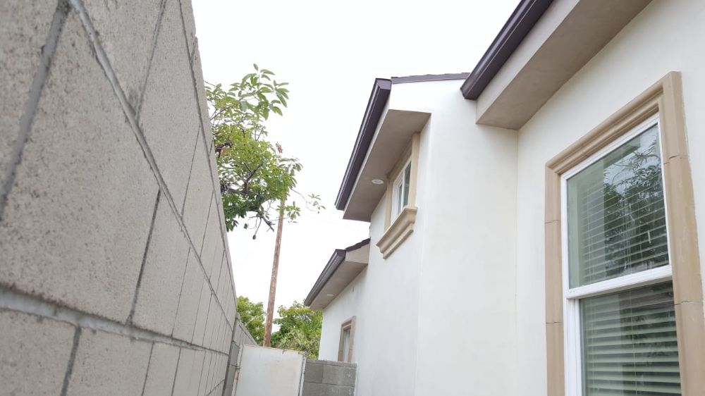 Photo of Seamless Rain Gutter Guzman